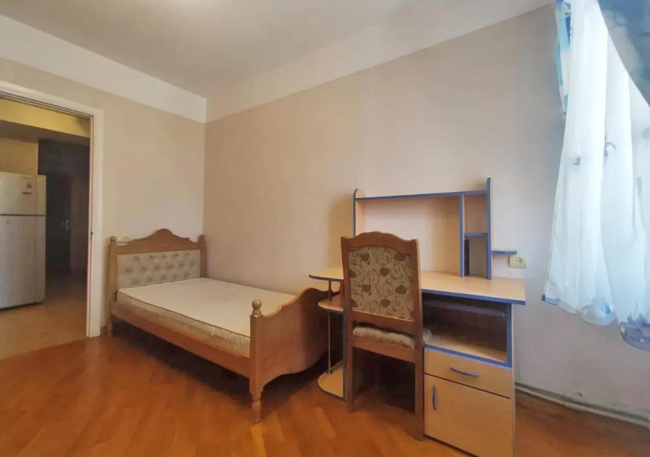 3 Room Apartment In Small Center Of יירבאן מראה חיצוני תמונה